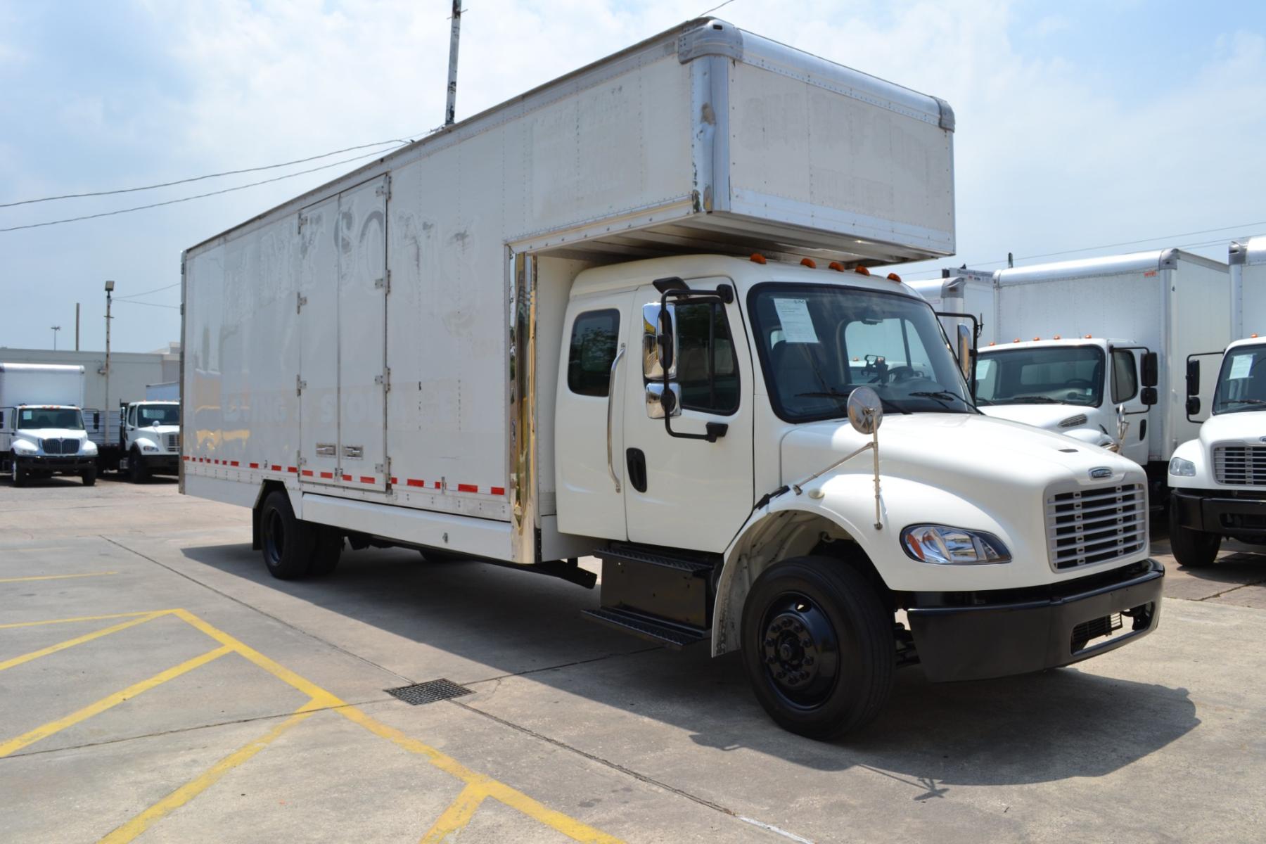 2016 WHITE /GRAY FREIGHTLINER M2-106 with an CUMMINS B6.7L 260HP engine, ALLISON 2500RDS AUTOMATIC transmission, located at 9172 North Fwy, Houston, TX, 77037, (713) 910-6868, 29.887470, -95.411903 - Photo #2